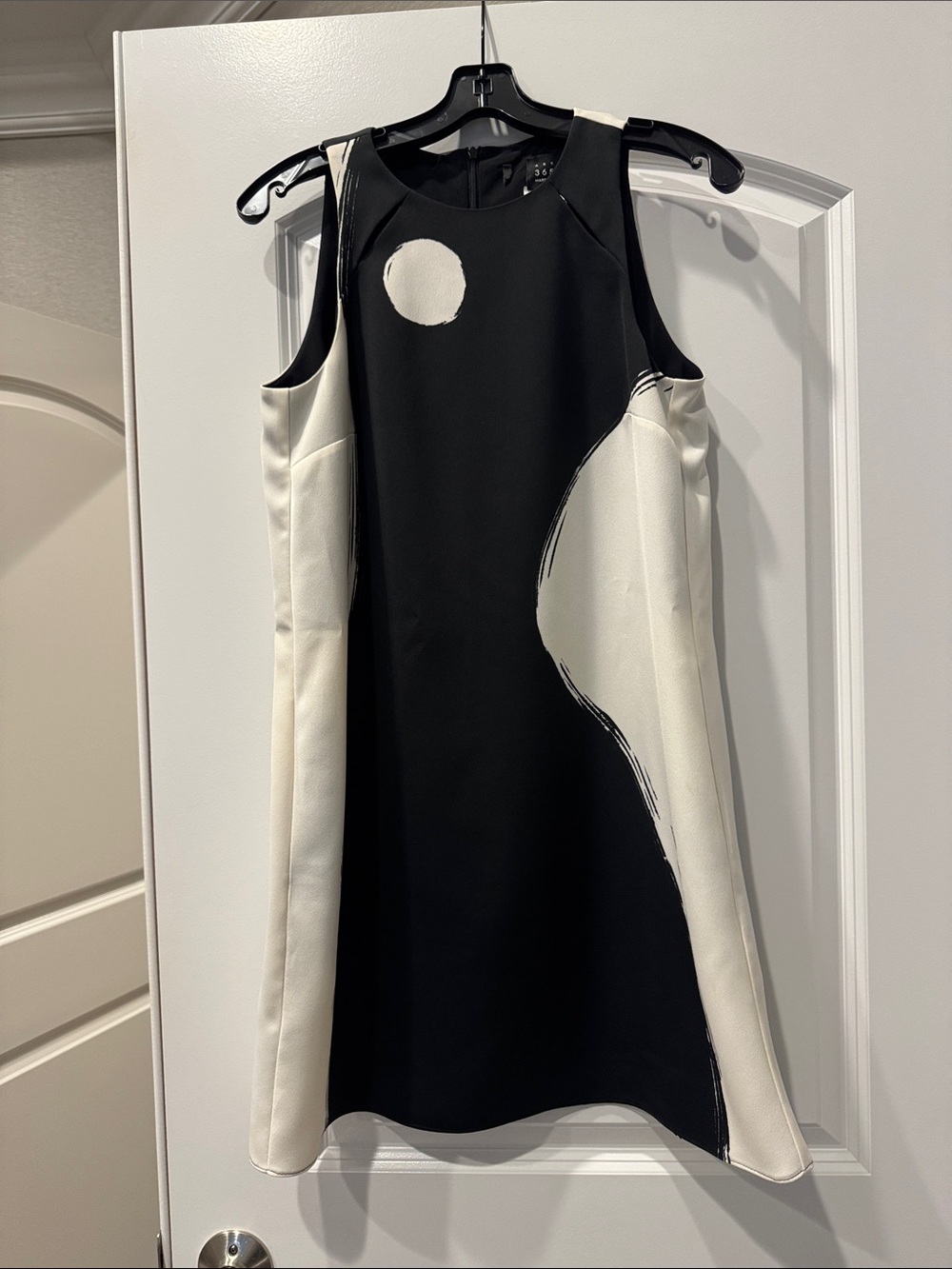 MARELLA Black and Cream Sleeveless Shift Dress with Abstract Brush Circle